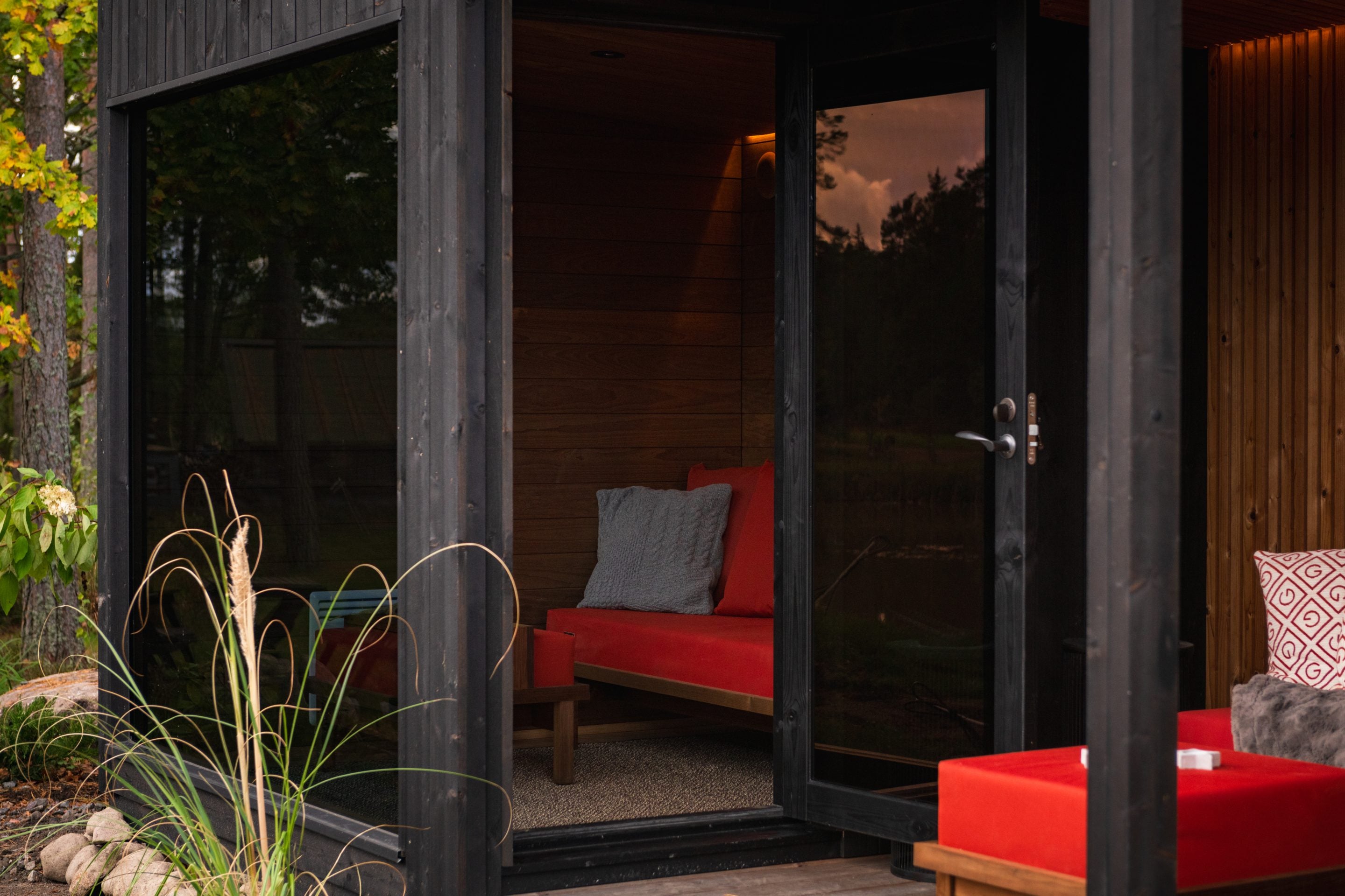 Nordic Misty Lounge